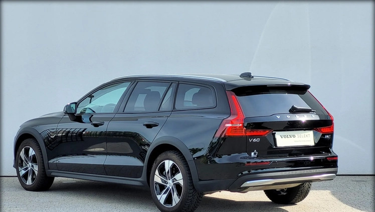 Volvo V60 Cross Country cena 239555 przebieg: 12130, rok produkcji 2023 z Szczucin małe 466